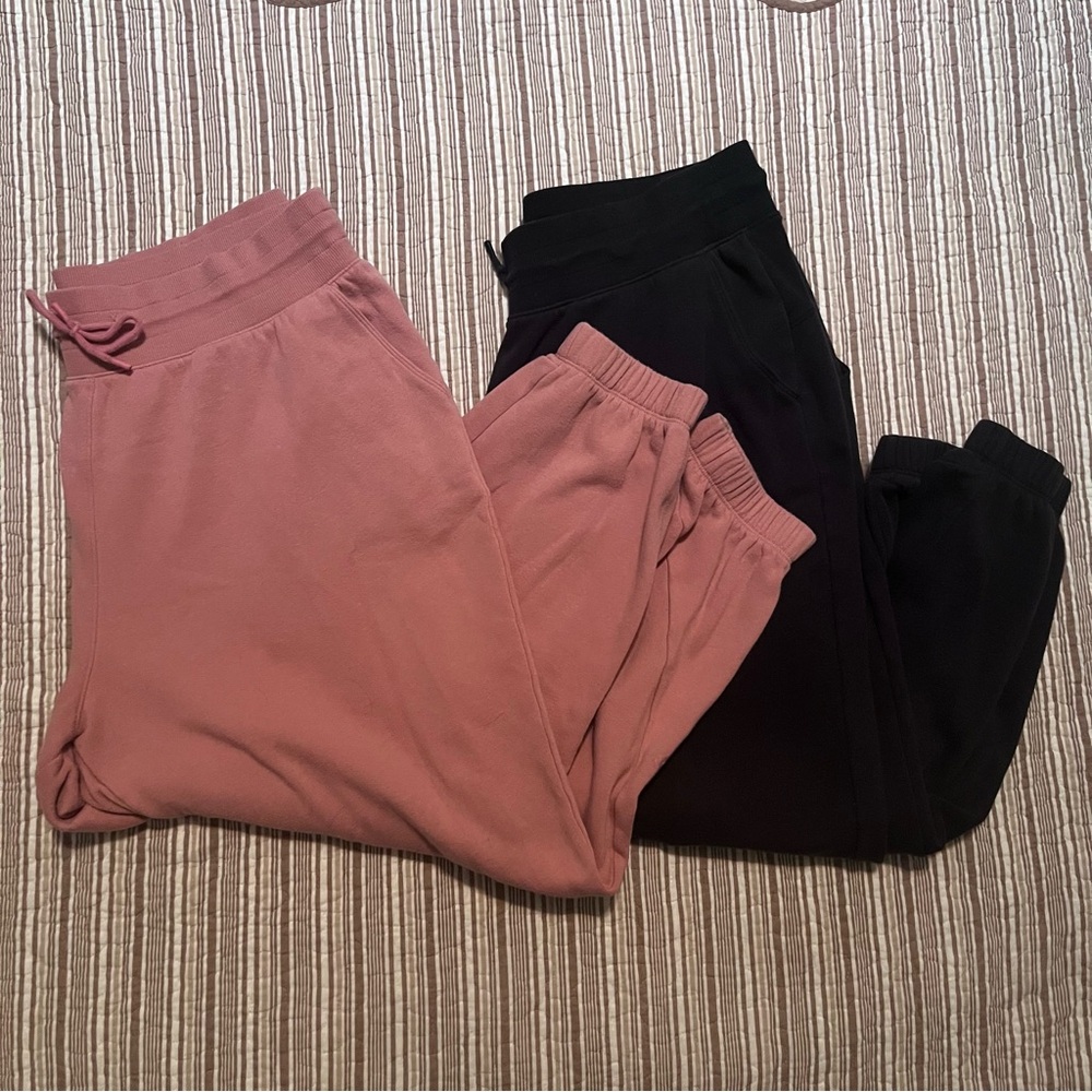 all in motion Women's Two-Pack Jogger Pants in Dusty Rose and Black